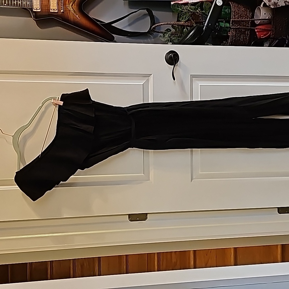 VERY PRETTY BLACK JUMPSUIT FROM JUST FAB. SZ L